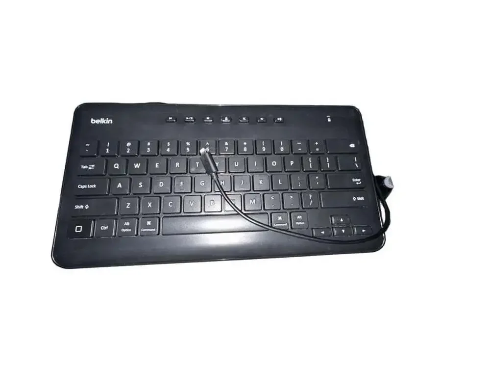 Belkin Wired Keyboard for iPad with Lightning Connector, Model B2B124